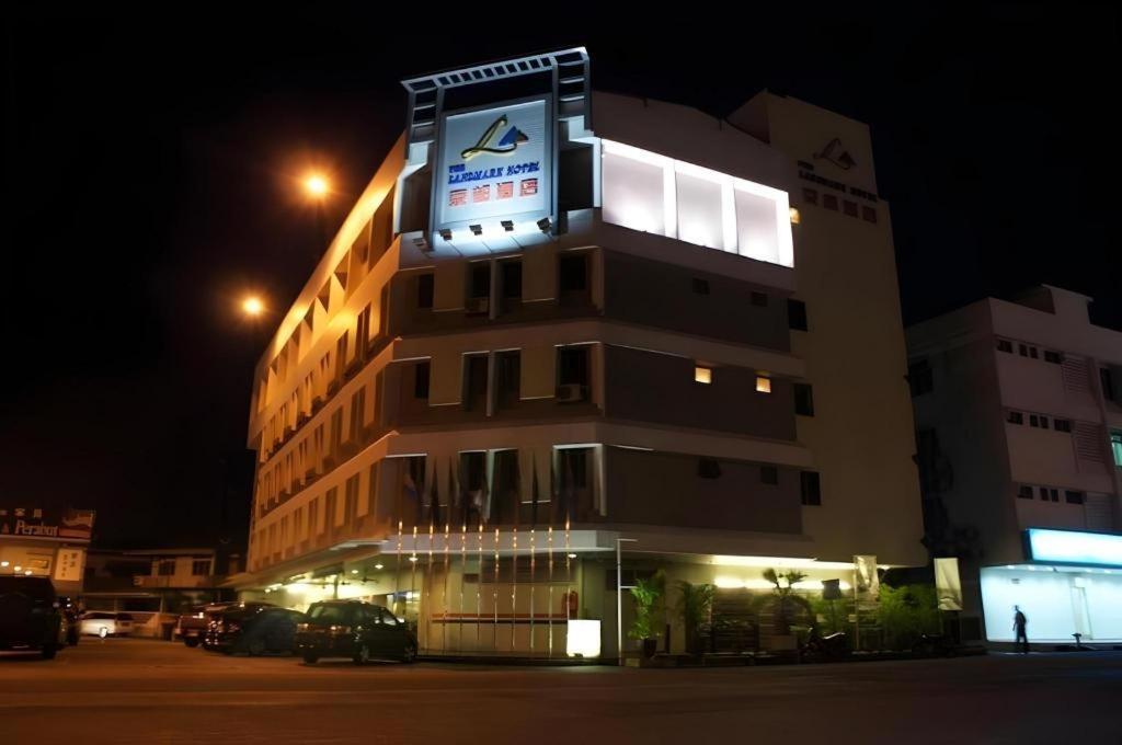 The Landmark Hotel Batu Pahat Kültér fotó